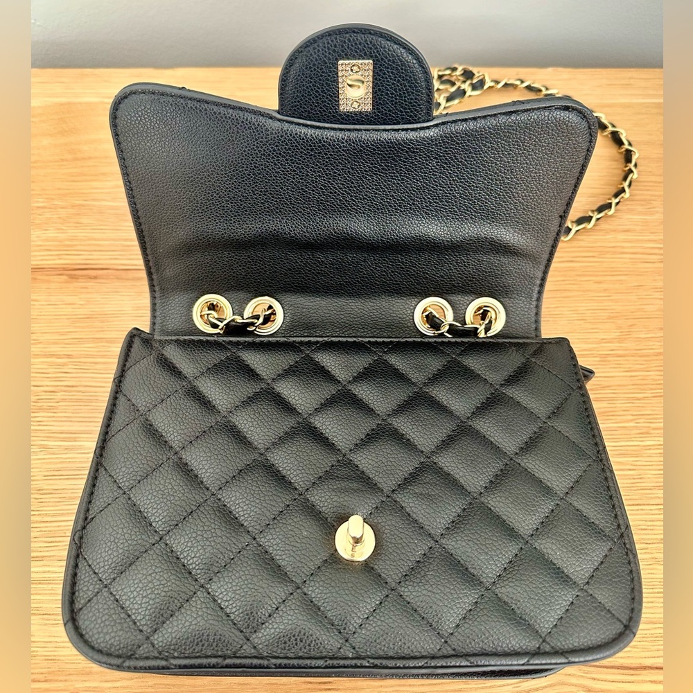 Black quilted purse with chain strap - Picture 7 of 11